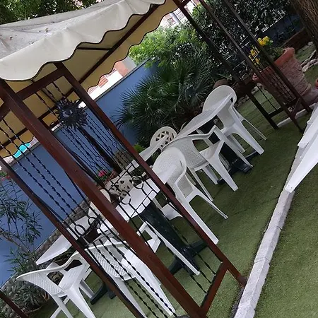 Anny Oda ve Kahvaltı Porto Garibaldi